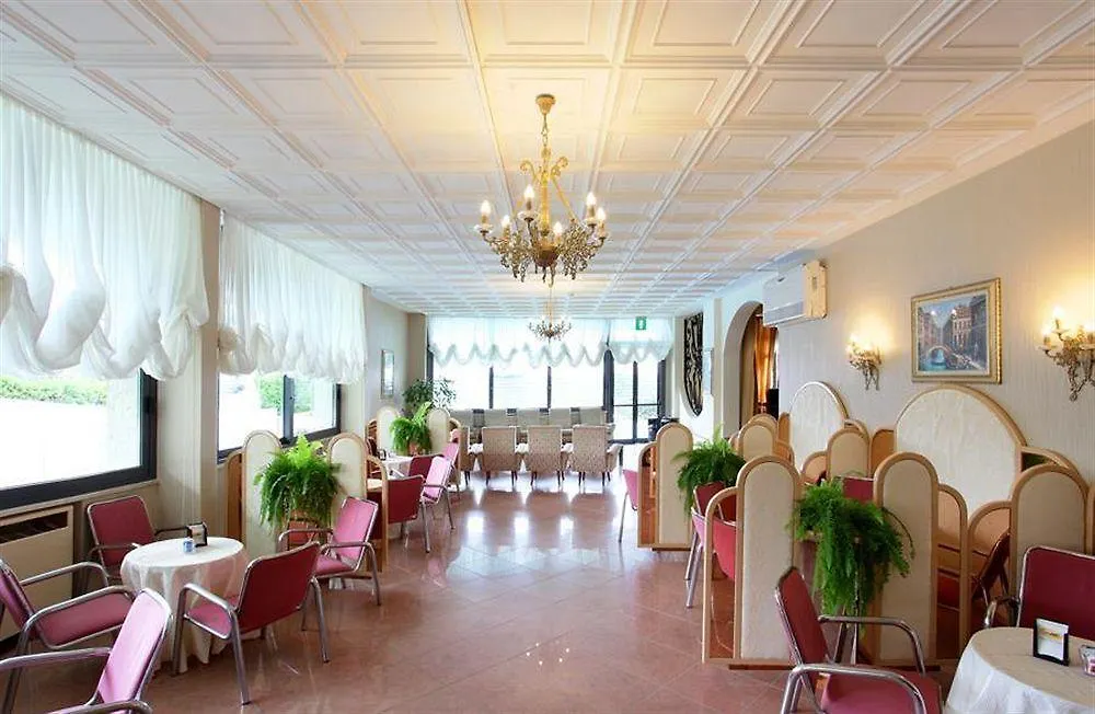 Fabilia Family Hotel Milano Marittima 4*,  Italia